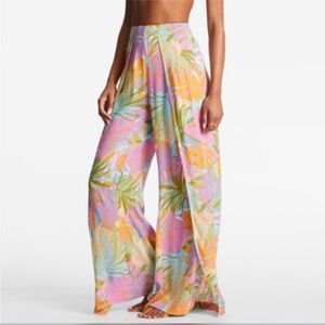 BILLABONG - SPLIT SPIRIT FLORAL BEACH
COVER UP PANTS